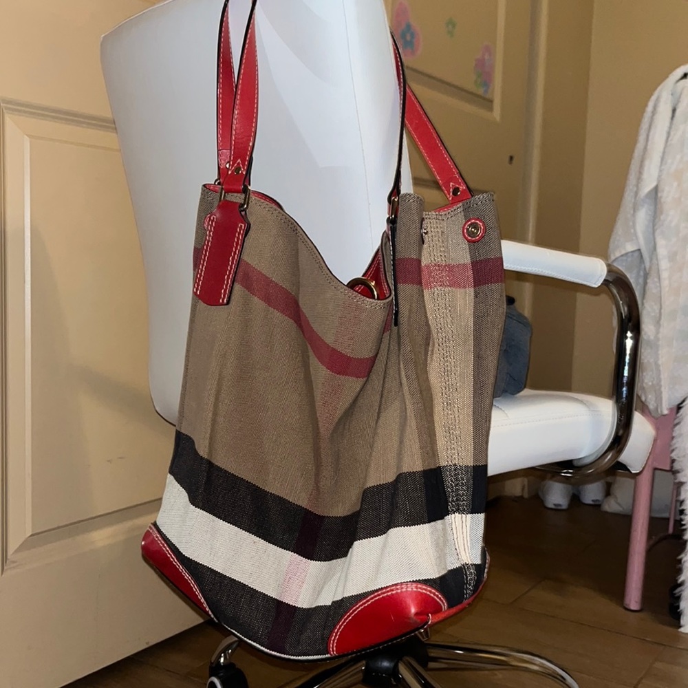 Burberry purse